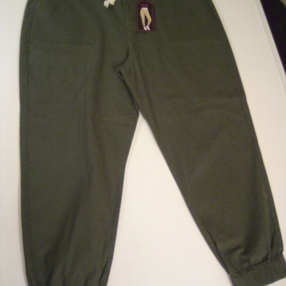 NoBo No Boundaries high rise utility crop pants